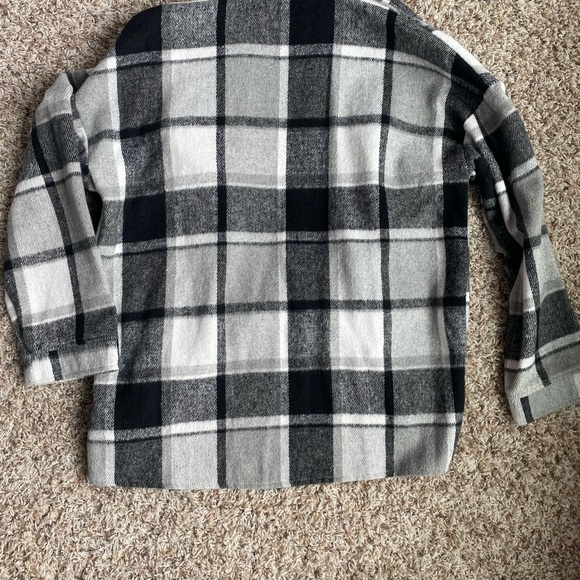 Shacket - Picture 2 of 4